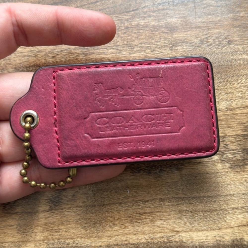 Coach hang tag